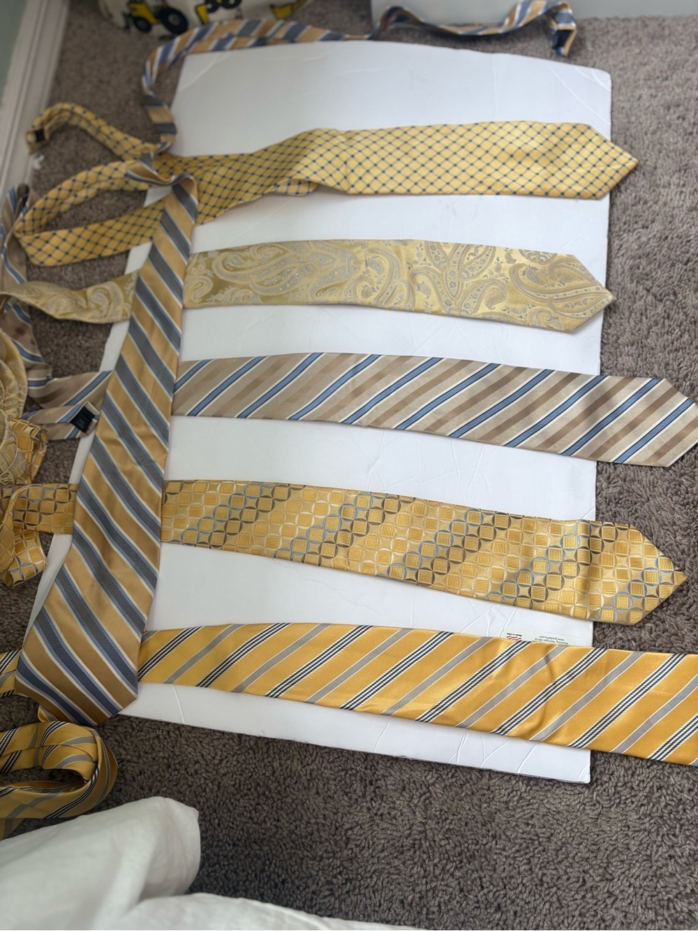 Men's Yellow Patterned Tie Collection - Multiple Styles